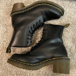 Dr. Martens heeled boot. Size 6
